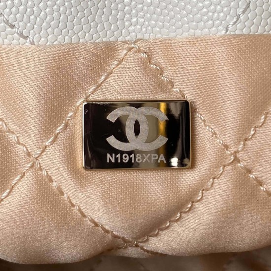 CHANEL 22 MINI HANDBAG Shiny Grained Calfskin, Gold-Tone & Lacquered White AS3980