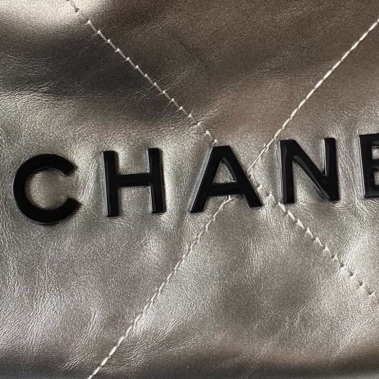 CHANEL 22 MINI HANDBAG Metallic Shaded Calfskin & Silver-Tone Metal Black & Silver AS3980