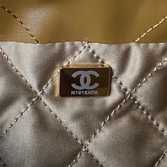 CHANEL 22 MINI HANDBAG Calfskin, Gold-Tone Brown AS3980