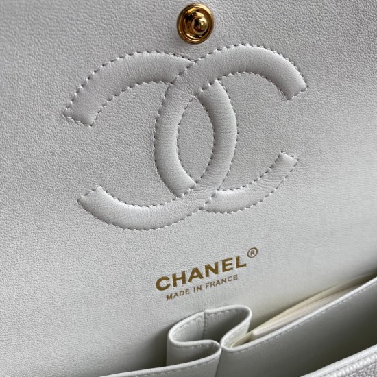 CHANEL CLASSIC FLAP HANDBAG Grained Calfskin & Gold-Tone Metal White A01112 