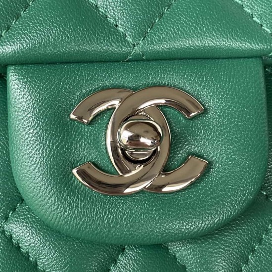 CHANEL CLASSIC FLAP HANDBAG Lambskin & Silver-Tone Metal Green A01112 