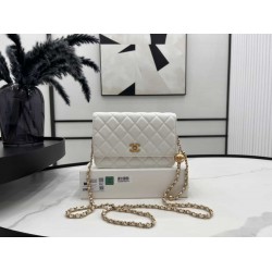 Chanel Wallet On Chain White AP1450