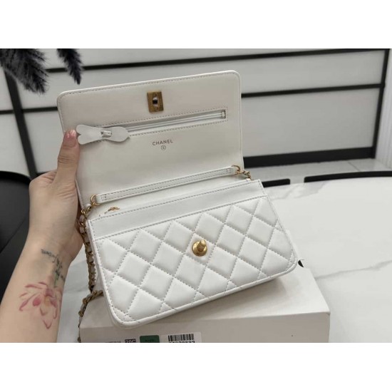 Chanel Wallet On Chain White AP1450