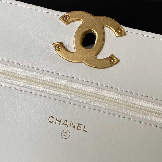 CHANEL 19 WALLET ON CHAIN White AP3267 