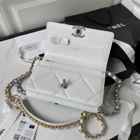 CHANEL 19 WALLET ON CHAIN White AP3267 