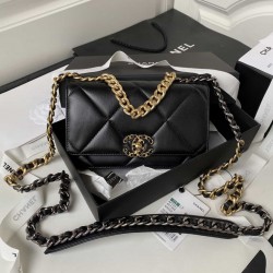 CHANEL 19 WALLET ON CHAIN Black AP3267 