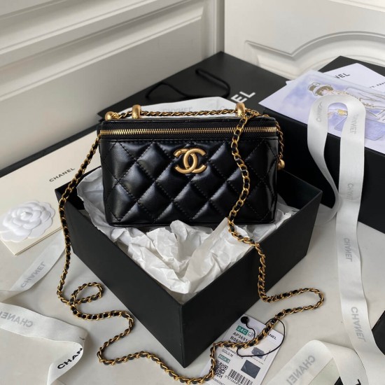 CHANEL Quilted Lambskin Shoulder Bag AP3651