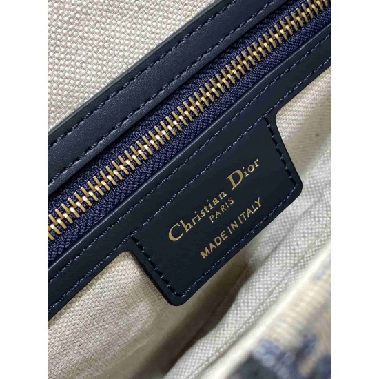 Christian Dior Saddle Bag with Strap M0455