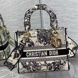 Christian Dior Medium Lady Dior Bag M0565