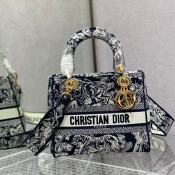 Christian Dior Medium Lady Dior Bag M0565