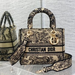 Christian Dior Medium Lady Dior Bag M0565