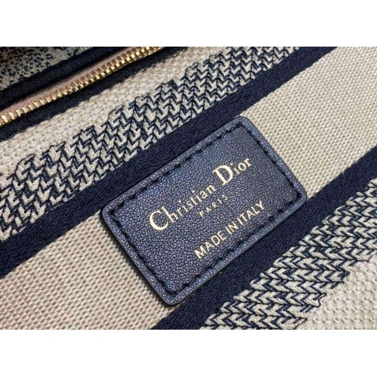 Christian Dior Medium Lady Dior Bag M0565