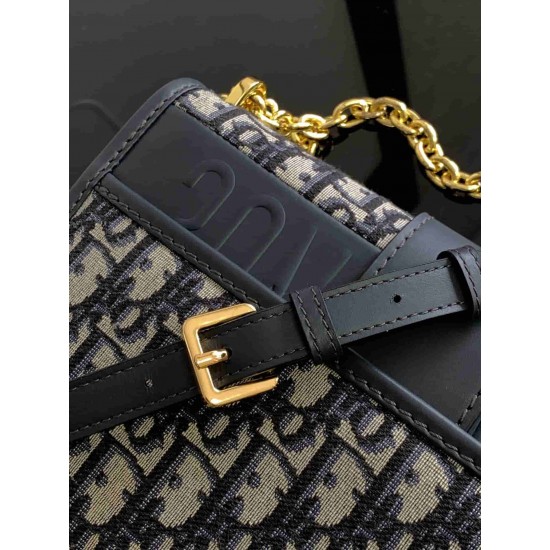 Christian Dior 30 Montaigne Chain Bag  M9208