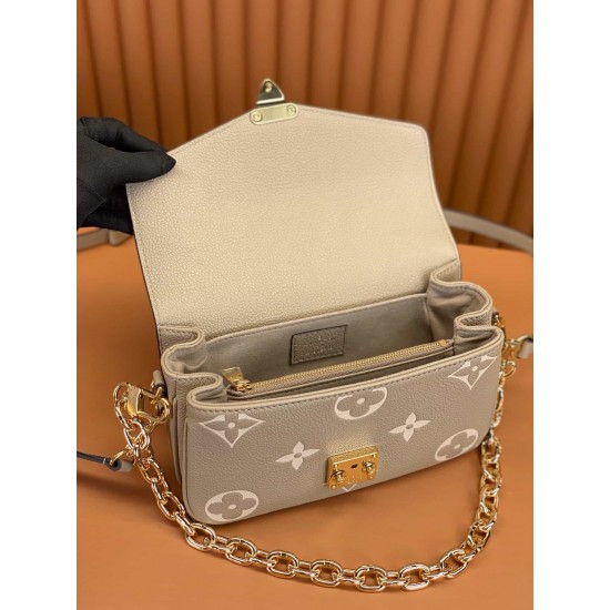 Louis Vuitton Pochette Métis East West M23081