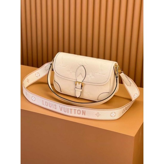 Louis Vuitton Diane M46388 Crème Beige