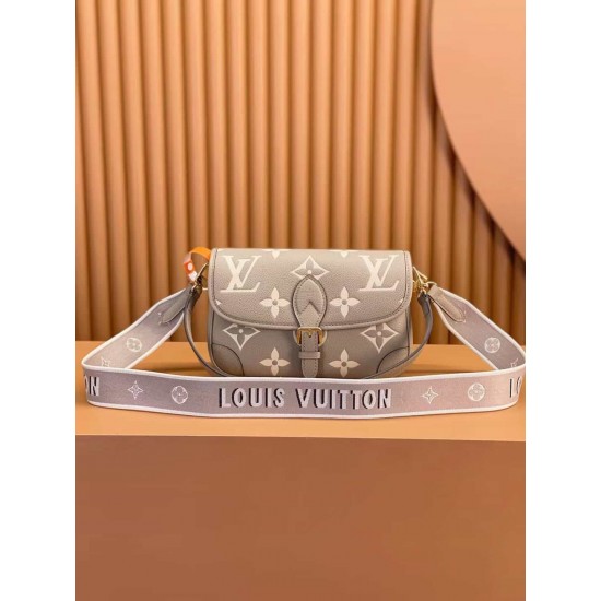 Louis Vuitton Diane M46583