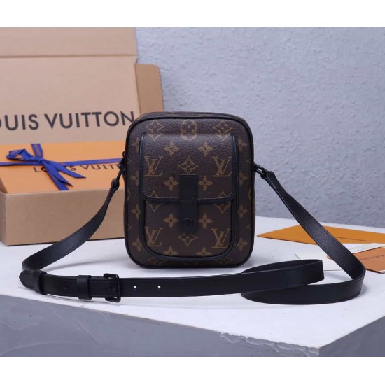 Louis Vuitton Christopher Wearable Wallet M69404