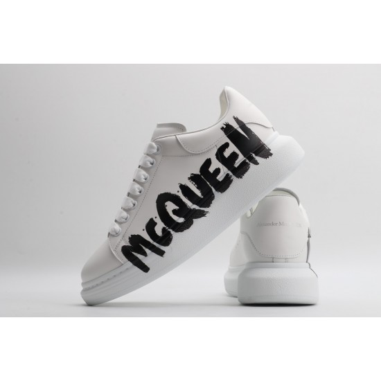 ALEXANDER MCQUEEN SNEAKERS 