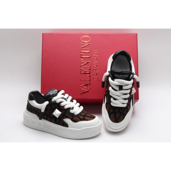 VALENTINO GARAVANI Rockstud Untitled Leather Platform Sneakers  