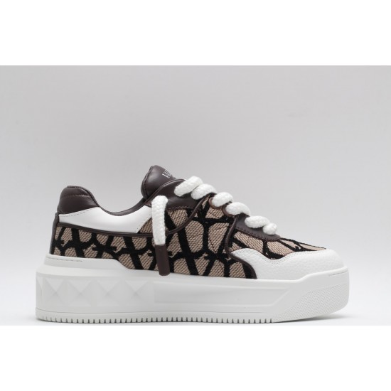 VALENTINO GARAVANI Rockstud Untitled Leather Platform Sneakers  