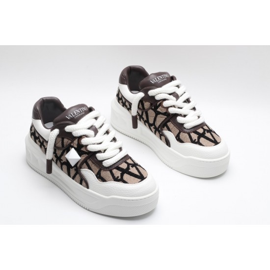 VALENTINO GARAVANI Rockstud Untitled Leather Platform Sneakers  