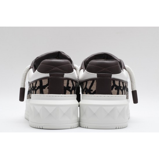 VALENTINO GARAVANI Rockstud Untitled Leather Platform Sneakers  