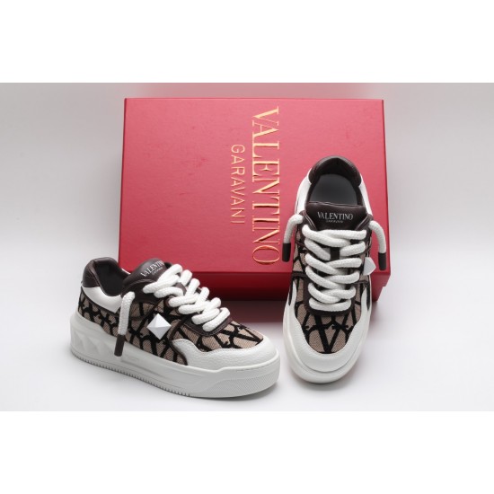 VALENTINO GARAVANI Rockstud Untitled Leather Platform Sneakers  