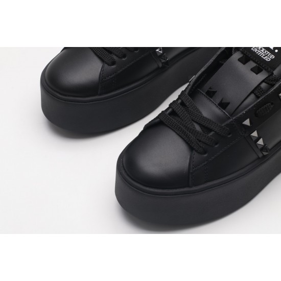 VALENTINO GARAVANI Rockstud Untitled Leather Sneakers