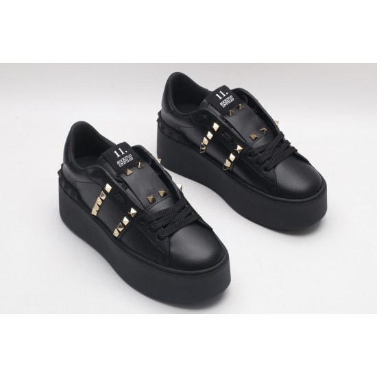 VALENTINO GARAVANI Rockstud Untitled Leather Sneakers