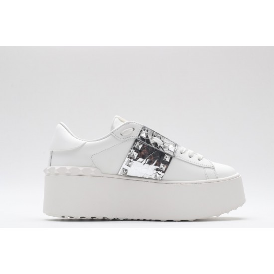 VALENTINO GARAVANI Rockstud Untitled Leather Sneakers