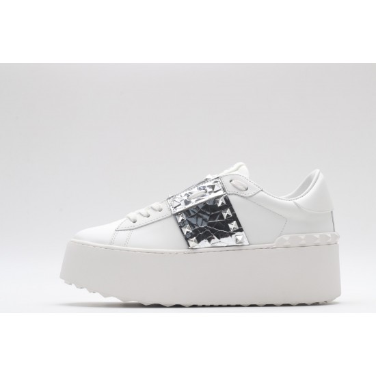 VALENTINO GARAVANI Rockstud Untitled Leather Sneakers