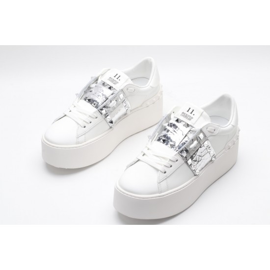 VALENTINO GARAVANI Rockstud Untitled Leather Sneakers