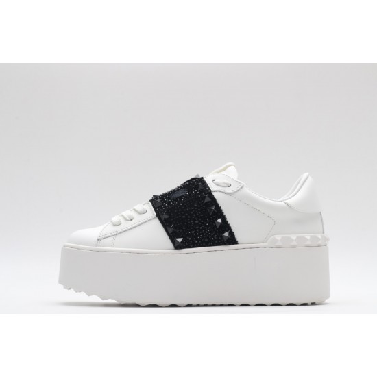 VALENTINO GARAVANI Rockstud Untitled Leather Sneakers