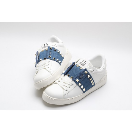 VALENTINO GARAVANI Rockstud Untitled Leather Sneakers