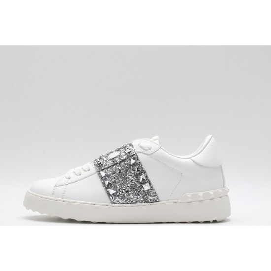 VALENTINO GARAVANI Rockstud Untitled Leather Sneakers