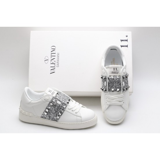 VALENTINO GARAVANI Rockstud Untitled Leather Sneakers