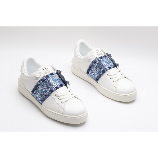 VALENTINO GARAVANI Rockstud Untitled Leather Sneakers