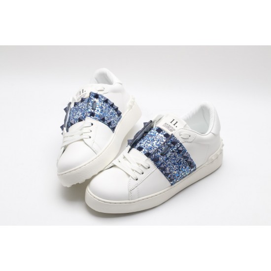 VALENTINO GARAVANI Rockstud Untitled Leather Sneakers