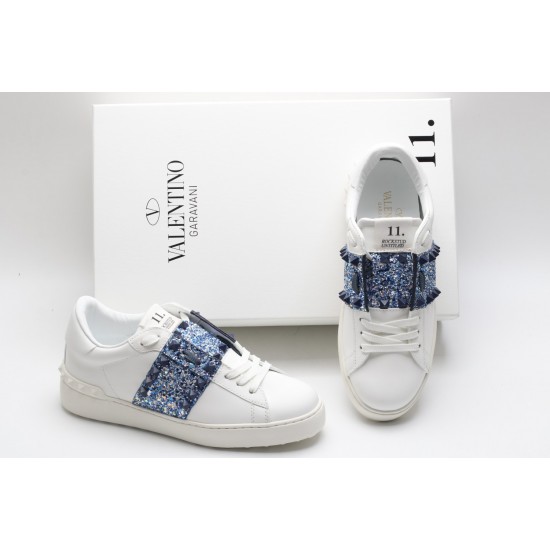 VALENTINO GARAVANI Rockstud Untitled Leather Sneakers