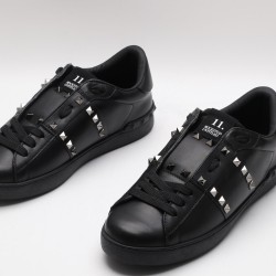 VALENTINO GARAVANI Rockstud Untitled Leather Sneakers