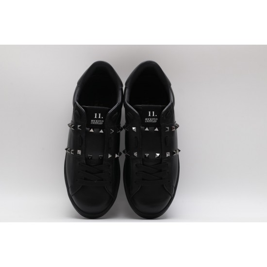 VALENTINO GARAVANI Rockstud Untitled Leather Sneakers