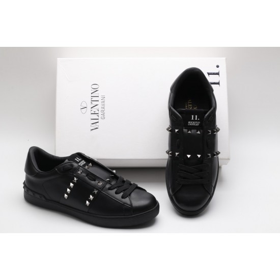 VALENTINO GARAVANI Rockstud Untitled Leather Sneakers