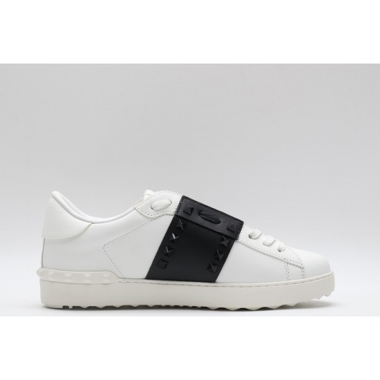 VALENTINO GARAVANI Rockstud Untitled Leather Sneakers