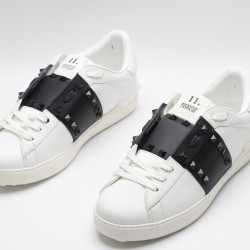 VALENTINO GARAVANI Rockstud Untitled Leather Sneakers