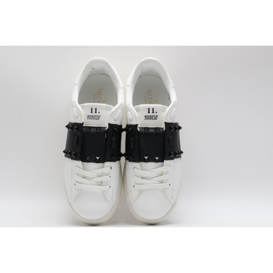 VALENTINO GARAVANI Rockstud Untitled Leather Sneakers