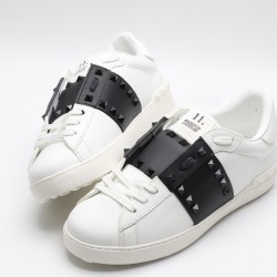 VALENTINO GARAVANI Rockstud Untitled Leather Sneakers