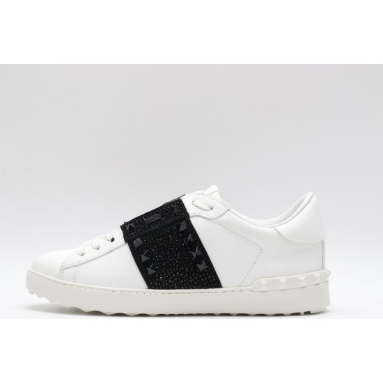 VALENTINO GARAVANI Rockstud Untitled Leather Sneakers