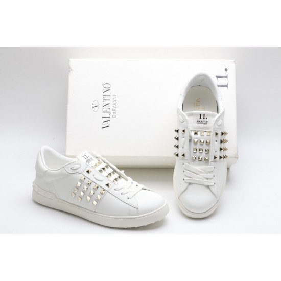 VALENTINO GARAVANI Rockstud Untitled Leather Sneakers