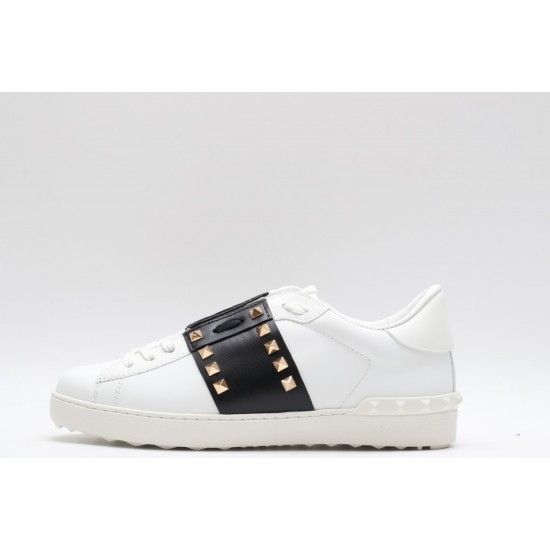 VALENTINO GARAVANI Rockstud Untitled Leather Sneakers