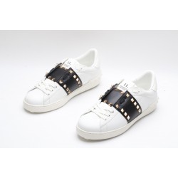 VALENTINO GARAVANI Rockstud Untitled Leather Sneakers